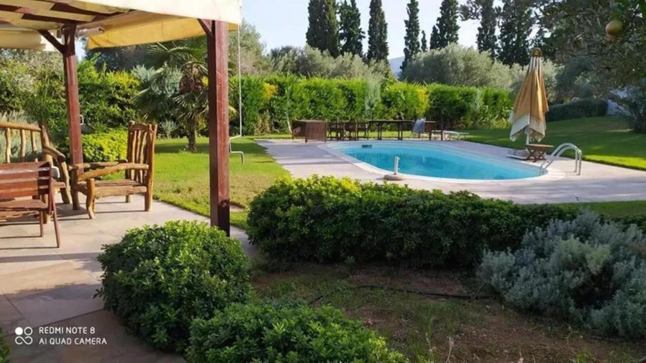 Luxurious 6 Bedroom Villa In A Great Location Chalkís Exteriér fotografie