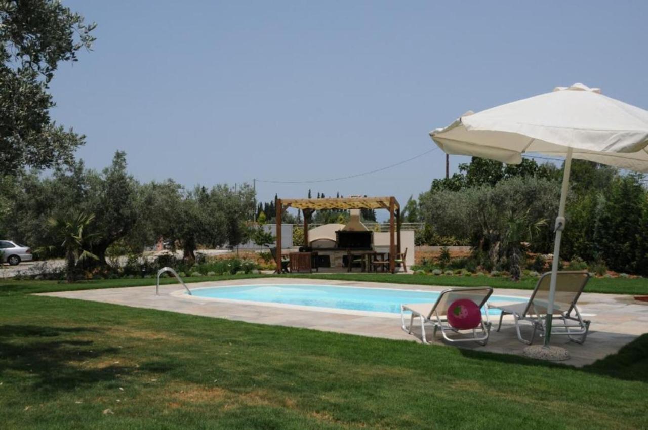 Luxurious 6 Bedroom Villa In A Great Location Chalkís Exteriér fotografie