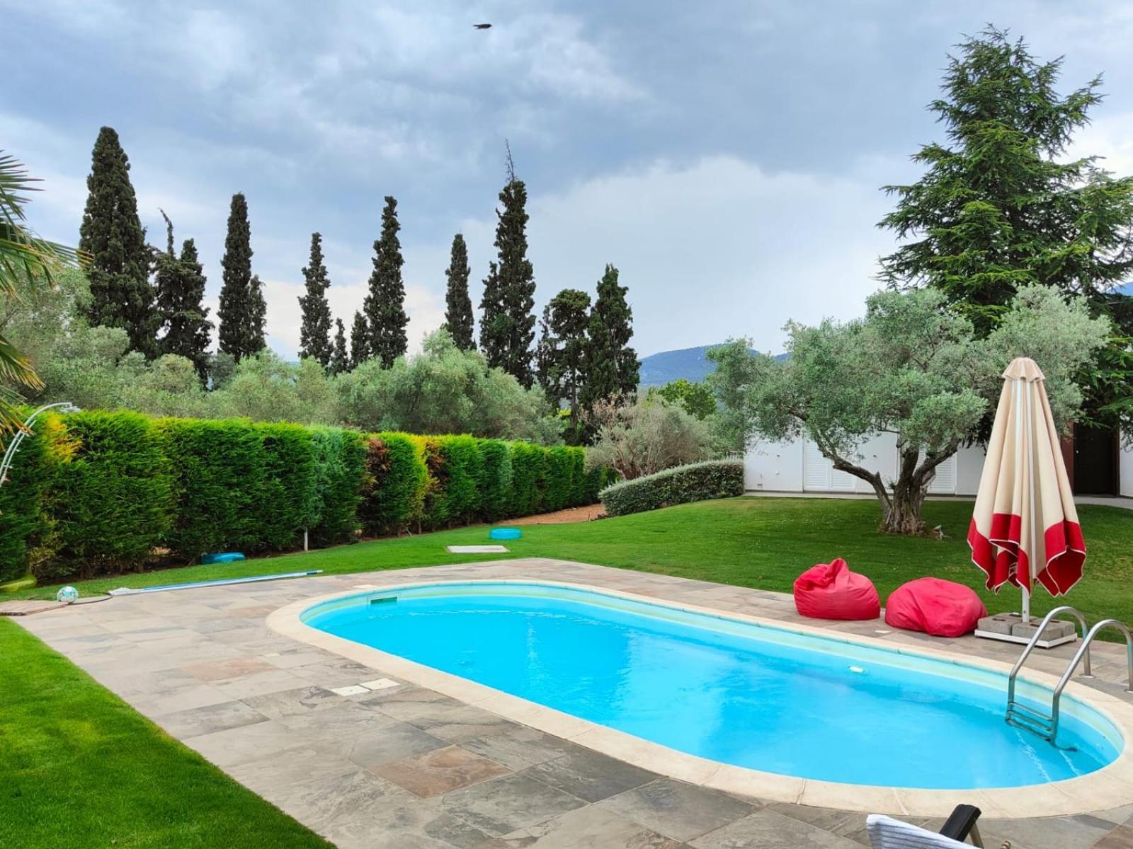 Luxurious 6 Bedroom Villa In A Great Location Chalkís Exteriér fotografie